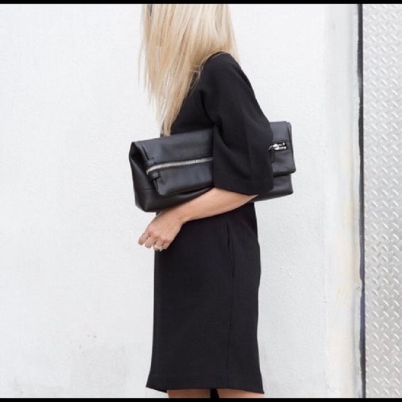 Aritzia Six Eleven Huggable Clutch - Picture 1 of 5